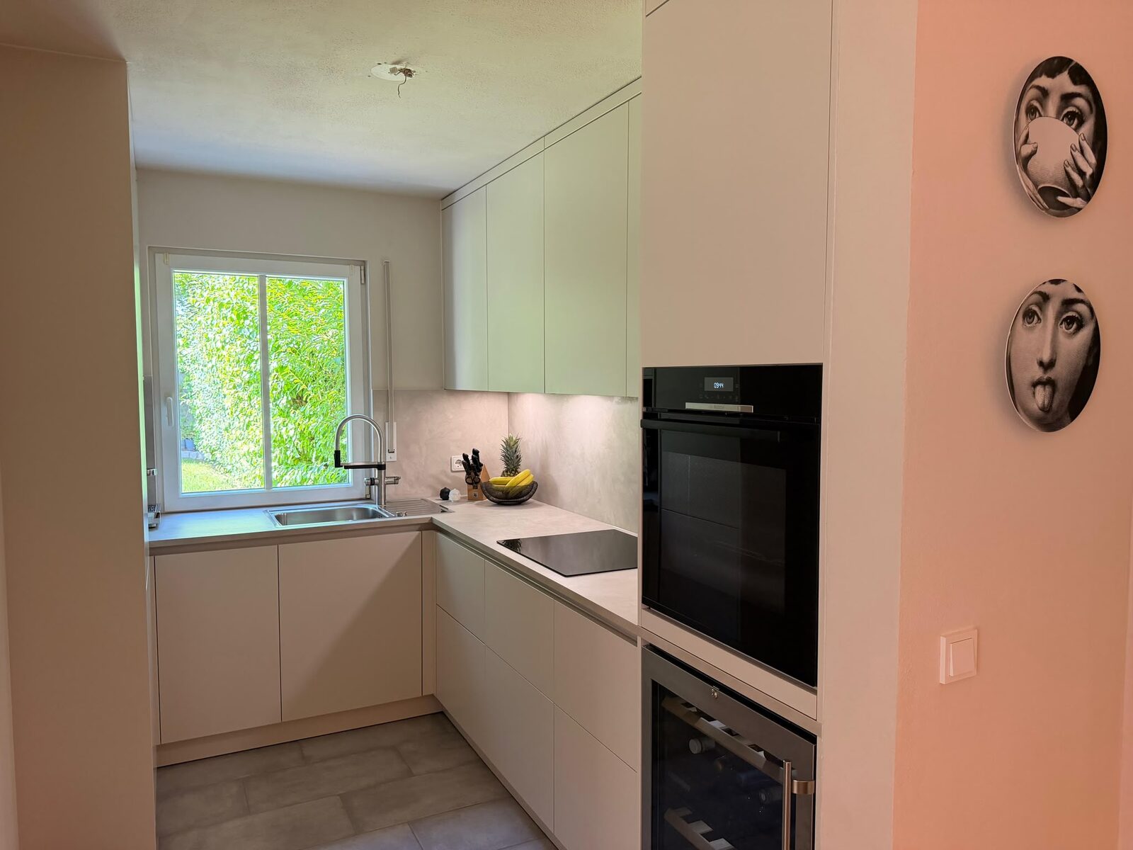 Grifflose L-Küche in Cashmere – Privatküche in Ingolstadt